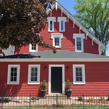 The Red House Fredericton Bed & Breakfast Luaran gambar