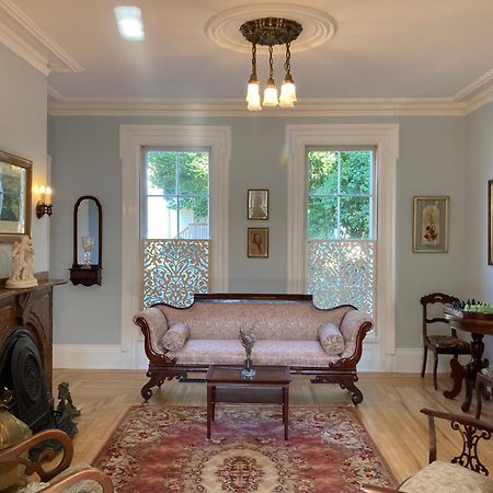 The Red House Fredericton Bed & Breakfast Luaran gambar