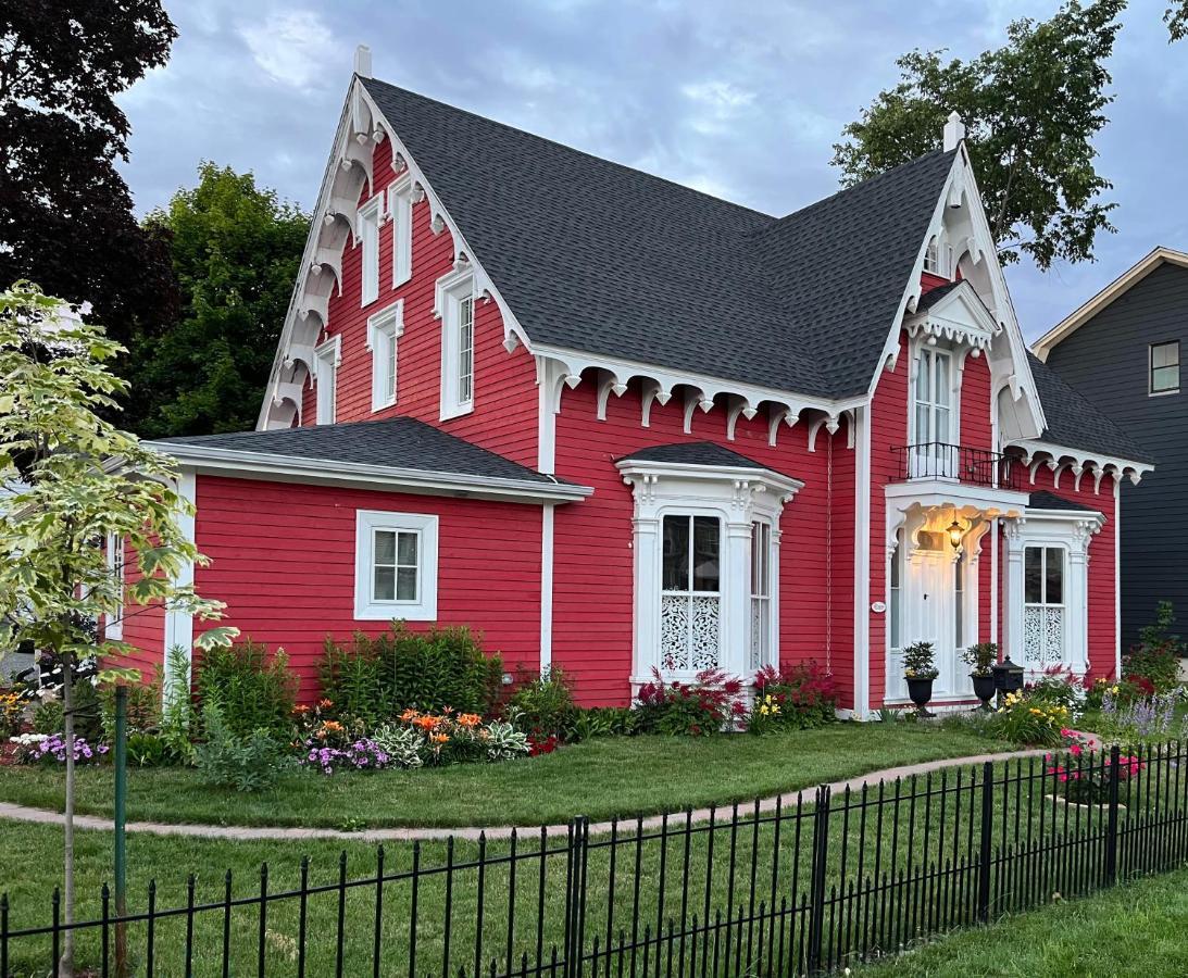 The Red House Fredericton Bed & Breakfast Luaran gambar