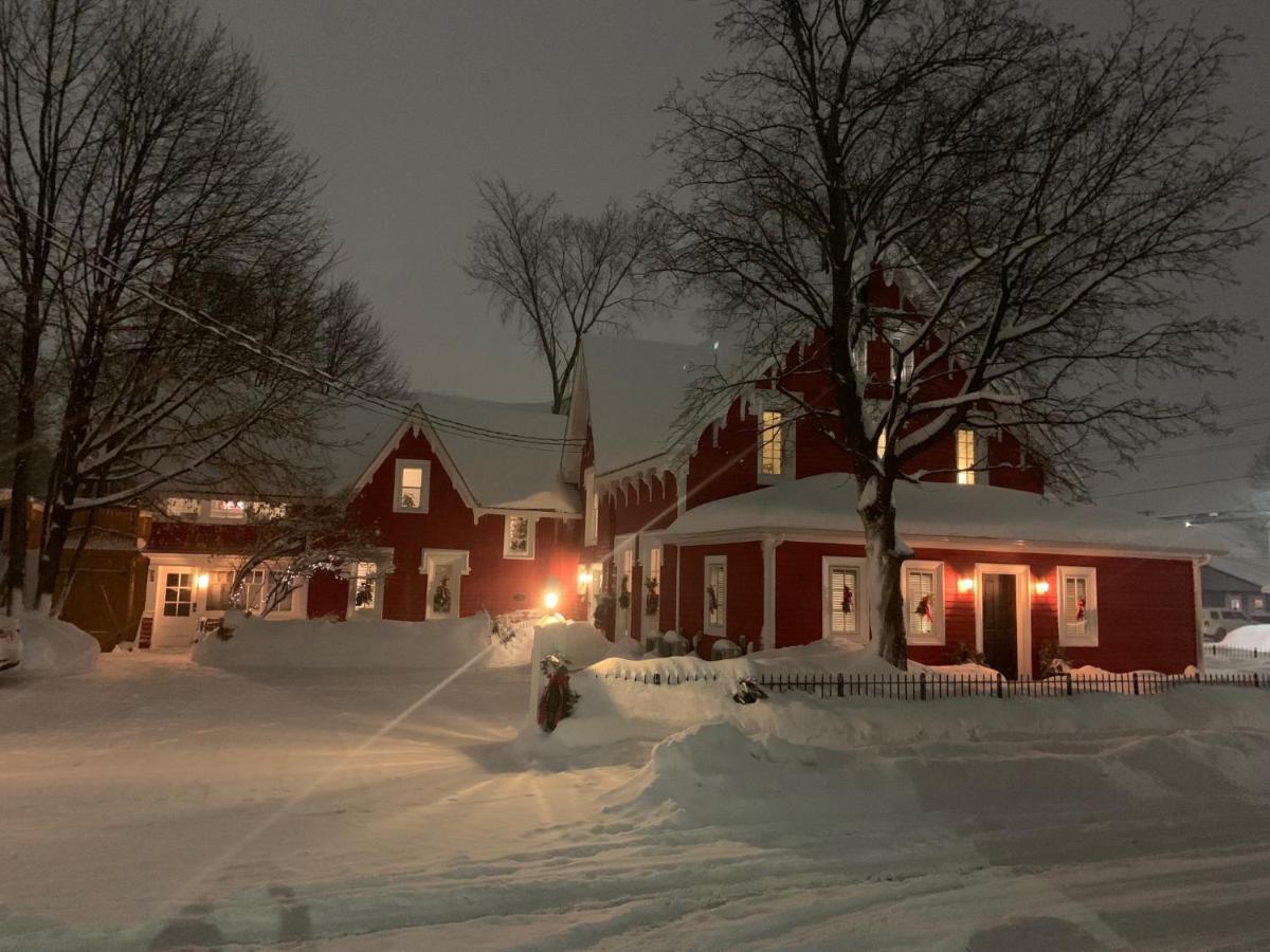 The Red House Fredericton Bed & Breakfast Luaran gambar