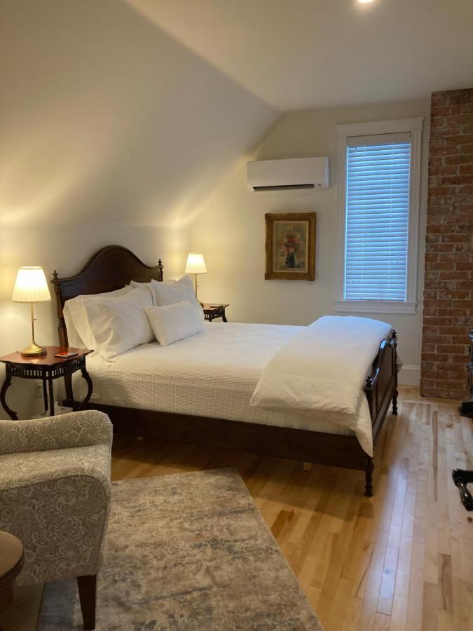 The Red House Fredericton Bed & Breakfast Luaran gambar
