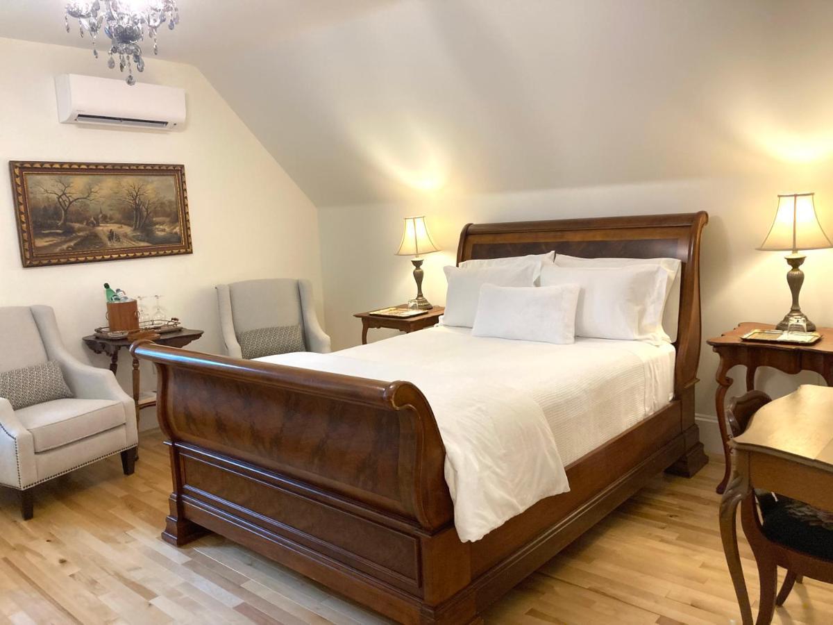 The Red House Fredericton Bed & Breakfast Luaran gambar