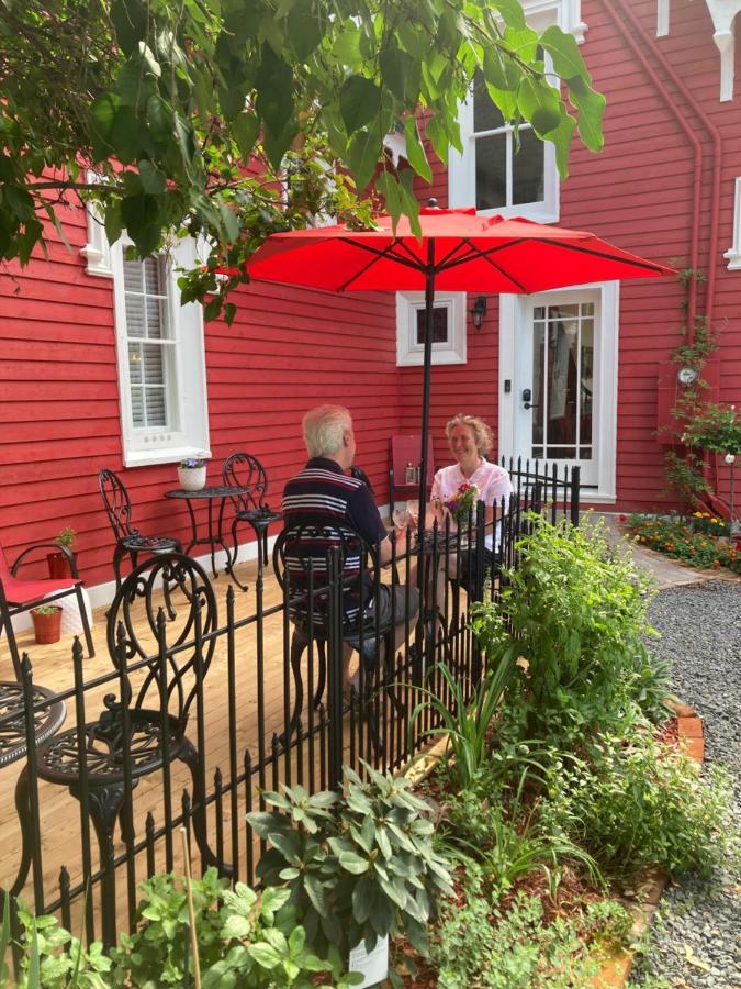 The Red House Fredericton Bed & Breakfast Luaran gambar